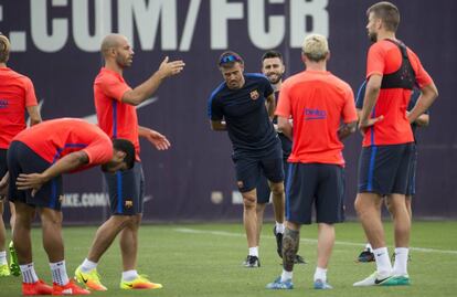 Su&aacute;rez, Mascherano, Luis Enrique, Messi y Piqu&eacute;, en el entrenamiento del martes. 