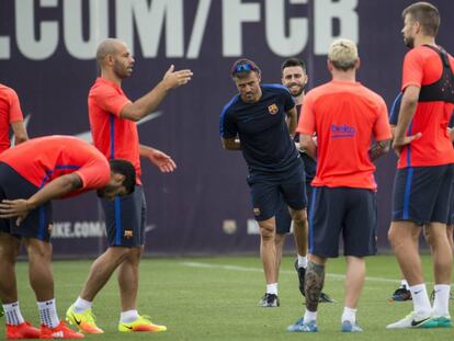 Su&aacute;rez, Mascherano, Luis Enrique, Messi y Piqu&eacute;, en el entrenamiento del martes. 