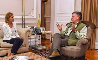 María Dolores de Cospedal, durante la reunión con Juan Manuel Santos.