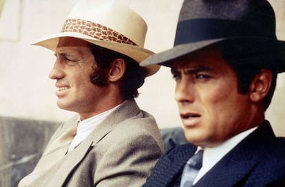 'Borsalino' (Jacques Deray, 1970). Con una gran máquina publicitaria, la película anunciaba el encuentro por primera vez en la pantalla de las dos grandes estrellas del cine francés y "enemigos íntimos", Alain Delon y Jean-Paul Belmondo. La expectación tuvo su recompensa en la taquilla para esta historia de amistad y gánsteres en la Marsella de los años treinta.