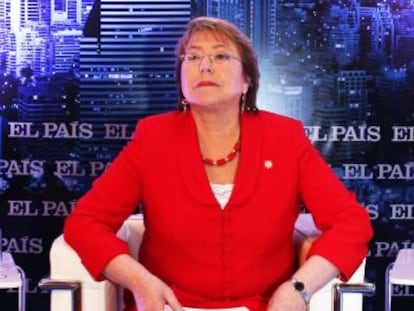 La presidenta chilena en el Foro Invertir en Chile, organizado por El País