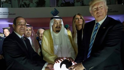 El presidente de Egipto, el Rey de Arabia Saud&iacute; y Donald Trump el pasado domingo en Riad.