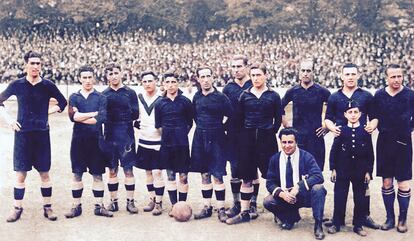 Real Unión Club; campeón de 1924. De blanco, Antonio Emery, el portero.