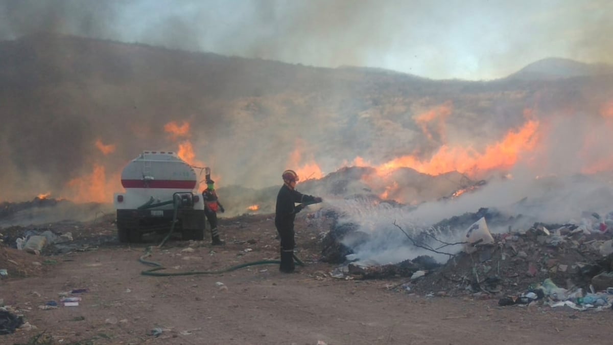 El incendio del basurero en Guanajuato: la advertencia al 87% de tiraderos  que operan de la misma forma en todo México | EL PAÍS México