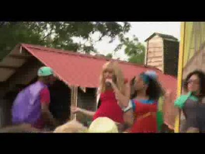 Miley Cyrus vuelve a los orígnes de Hannah Montana