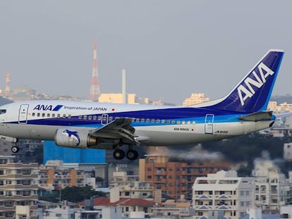 Um avião da companhia ANA.