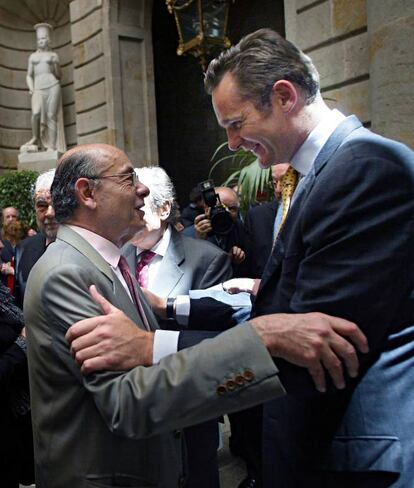 Iñaki Urdangarín i Fèlix Millet, en un homenatge al president del Palau de la Música, el 2005. El marit de la infanta Cristina de Borbó està avui a l'espera de l'apel·lació que ha interposat davant del Tribunal Suprem per evitar la presó després de la seva condemna a sis anys i tres mesos de presó.