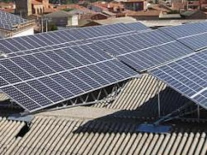 Los fotovoltaicos avisan a Industria de que las primas aún pueden subir un 60%