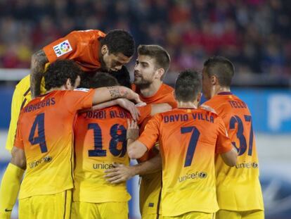 Los jugadores del Bar&ccedil;a celebran un gol.