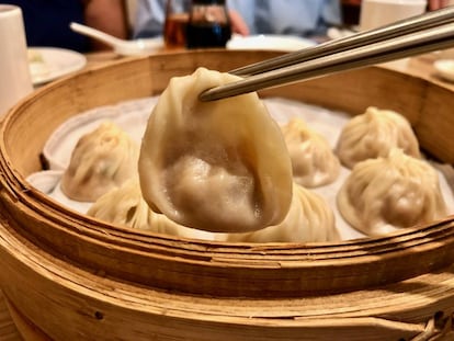 XIAO-LONG-BAO DE CARNE DE CERDO Y GAMBAS CON CALDO DENTRO, EL CLÁSICO / CAPEL