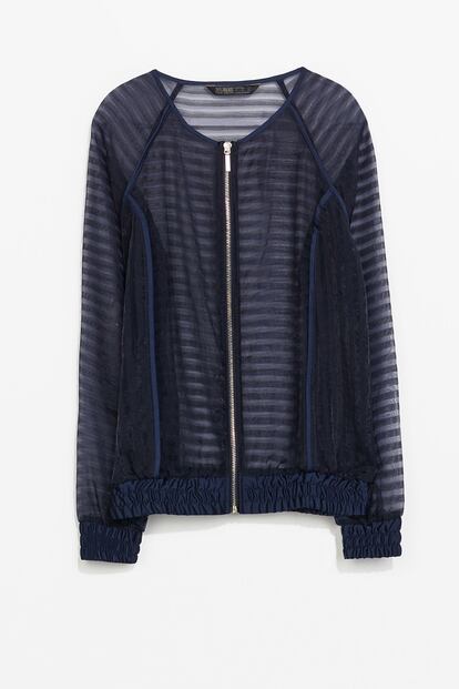 Chaqueta de Zara (25,95 euros).