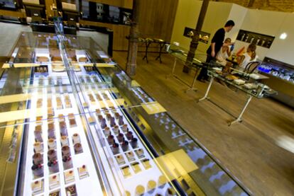 El interiorismo del Pomme Sucre madrileño, de Francesc Rifé, aprovecha elementos del antiguo local.