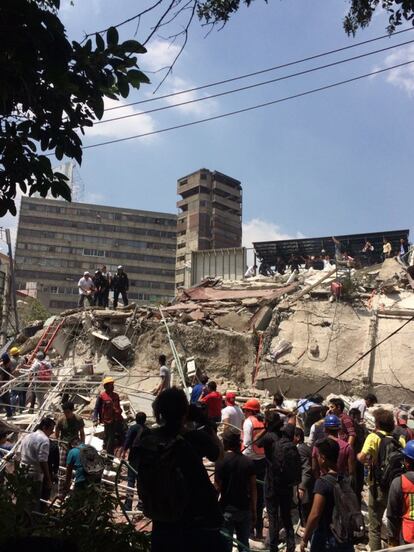 Un edifici esfondrat a conseqüència del terratrèmol que ha sacsejat Ciutat de Mèxic.