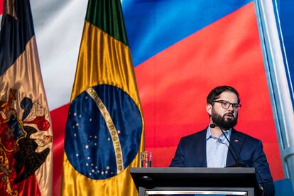 Gabriel Boric habla durante el Foro Empresarial Chile-Brasil, el 5 de agosto en Santiago (Chile).