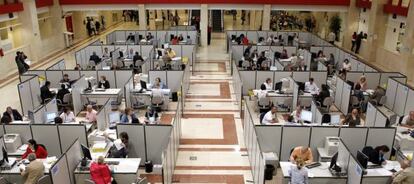 Interior de una administraci&oacute;n de la Agencia Tributaria en Madrid. EFE/Archivo