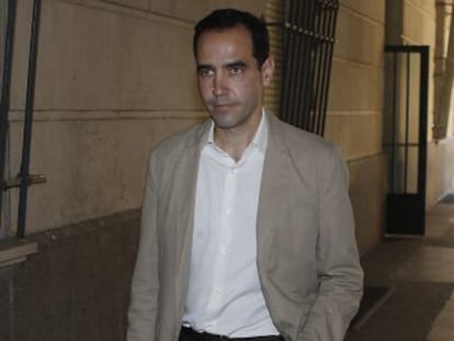 Cristóbal Cantos a su llegada a los Juzgados de Sevilla, en julio pasado.