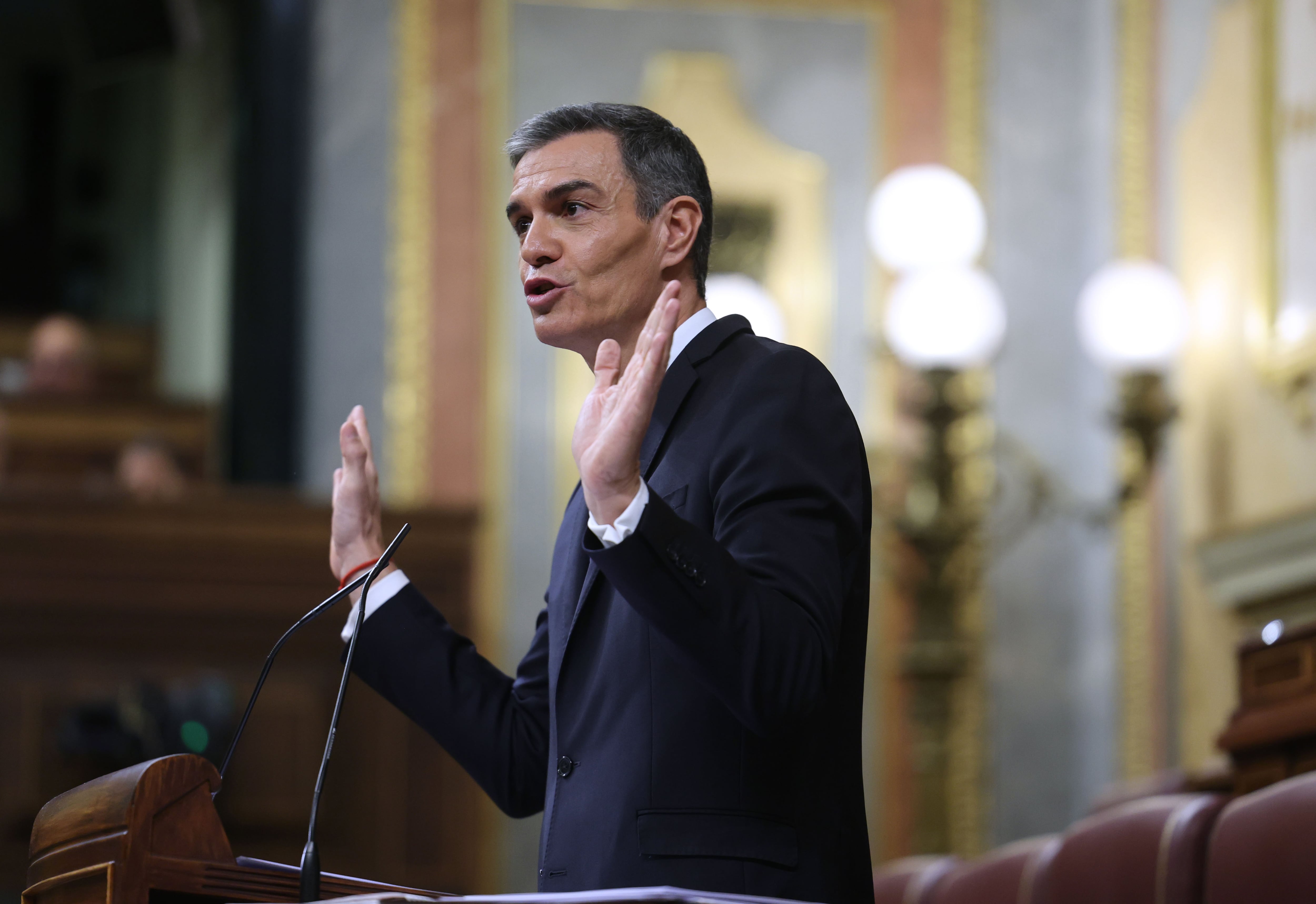 Debate de mitad de mandato: a Sánchez le tensan por todos lados pero la legislatura sigue