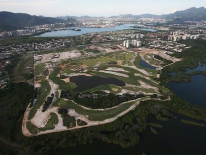 Imagens a&eacute;rea do campo de golfe na Barra de Tijuca. 