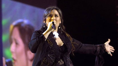 Rosa, durante su actuación en la 47ª edición del Festival de Eurovisión en Tallin, Estonia en 2002