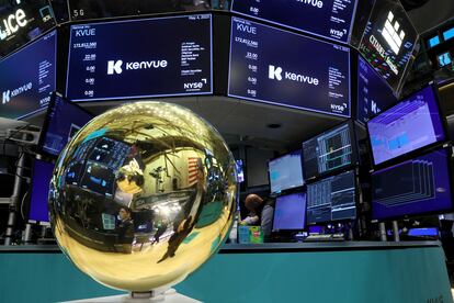 A bell is seen at the post during the IPO for Kenvue Inc. a Johnson & Johnson's consumer-health business, at the New York Stock Exchange (NYSE) in New York City, U.S., May 4, 2023.  REUTERS/Brendan McDermid