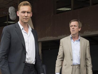 Tom Hiddleston y Hugh Laurie, protagonistas de 'El infiltrado'