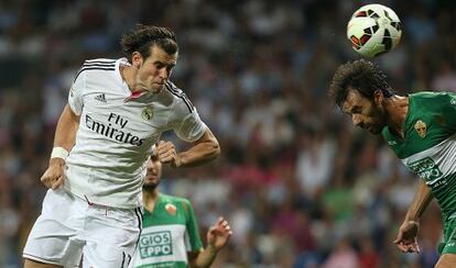 Gareth Bale marca el primer gol del Madrid al Elche, que hizo el tanto número 3.000 de los madridistas en Liga en el Bernabéu