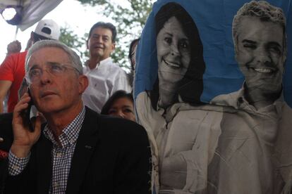 El expresidente Álvaro Uribe Vélez espera en Rionegro los resultados de las elecciones presidenciales en Colombia.