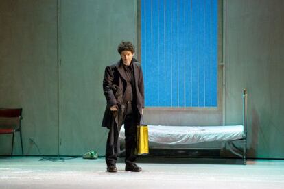 El dramaturgo Wajdi Mouawad interpretando su monólogo 'Seuls'.