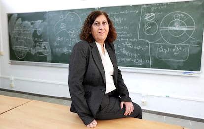 María Asunción García, presidenta de la Conferencia de Decanos de Matemáticas, el viernes en la Facultad de Ciencia y Tecnología de la Universidad del País Vasco, en Leioa.