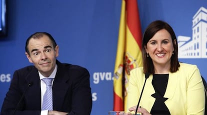 Manuel Llombart y Maria Jos&eacute; Catal&agrave;, tras la reuni&oacute;n del Consell de este viernes.