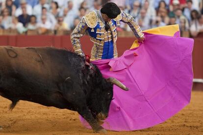 El Cid durante la faena a su segundo toro.