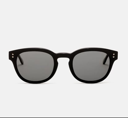 El modelo BORMES. Su forma redondeada con acetato marcado es un clásico actualizado muy favorecedor.
