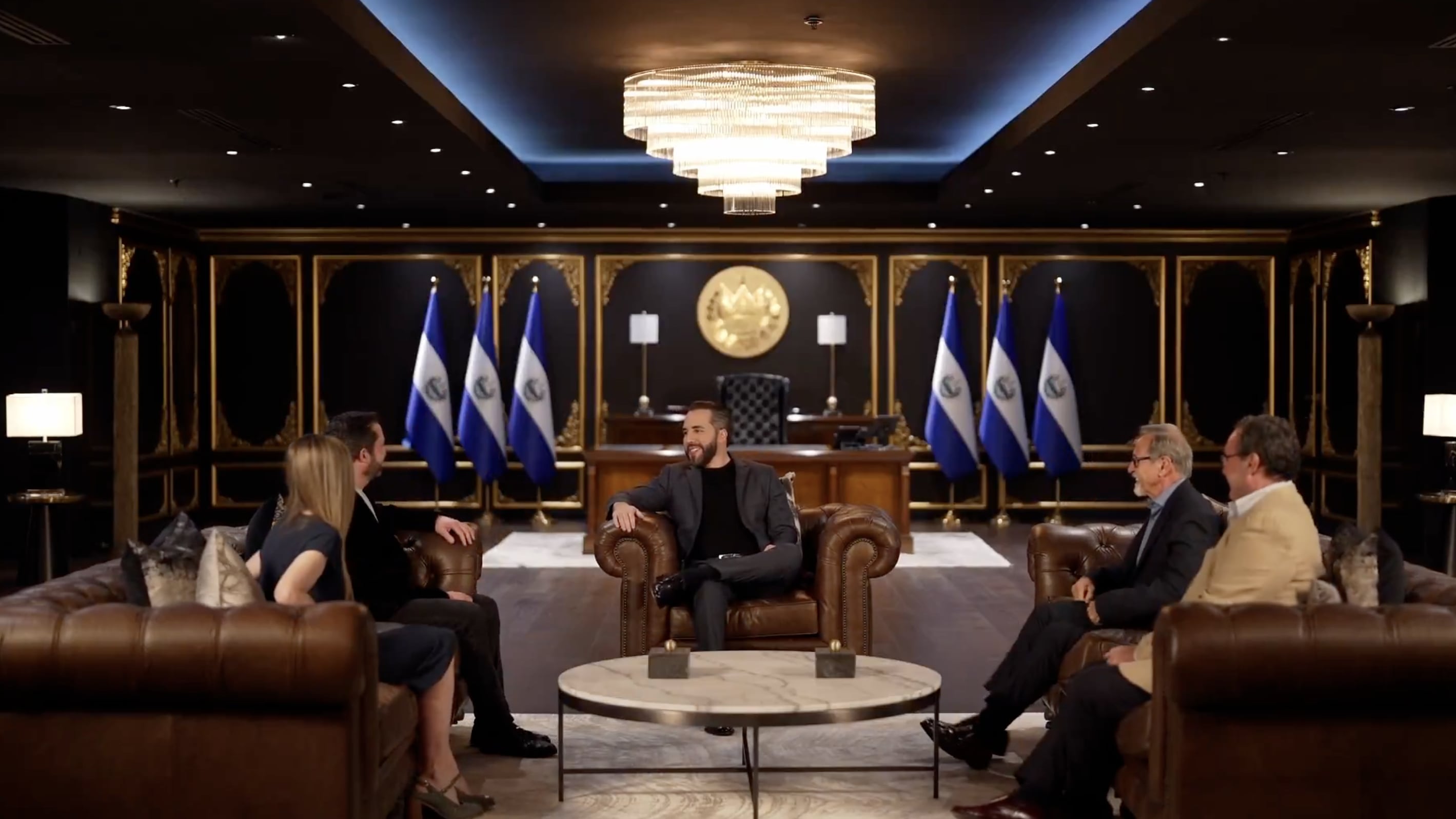 Bukele cede a la IA de Google la gestión médica en El Salvador: “Estamos creando el mejor sistema del mundo”