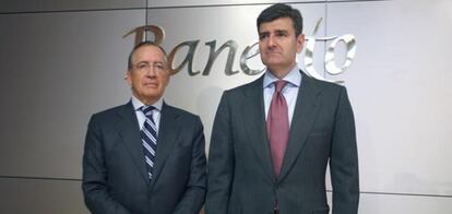 Antonio Basagoiti, presidente de Banesto, y José García Cantera, consejero delegado, en su primera presentación de resultados