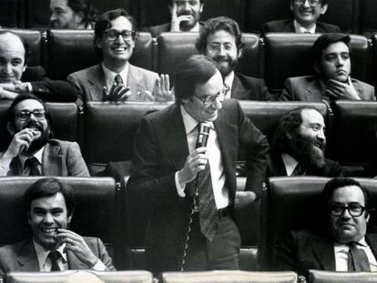Alfonso Guerra defiende la moción de censura presentada por el PSOE contra Adolfo Suárez en 1980.