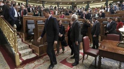 El Ejecutivo abandona el hemiciclo del Congreso de los Diputados tras el rechazo de los Presupuestos.