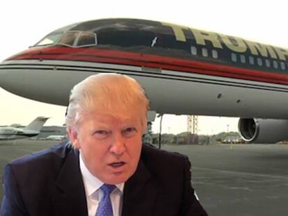 Donal Trump, candidato republicano, frente a su avión privado: el Trump Force One.