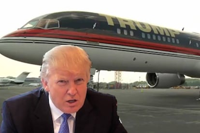 Donal Trump, candidato republicano, frente a su avión privado: el Trump Force One.