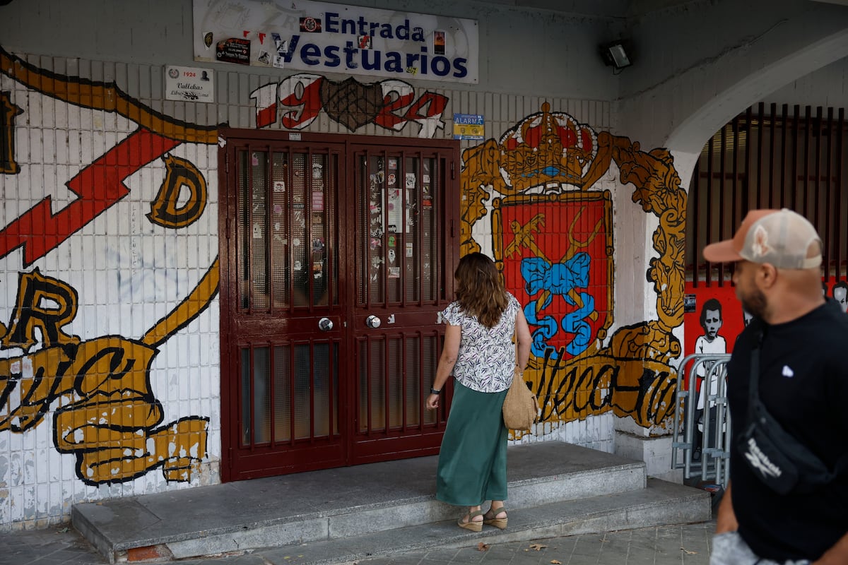 Las peñas del Rayo piden paralizar la campaña de abonados ante el cierre del Estadio de Vallecas