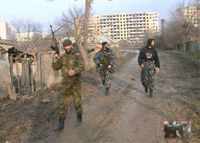 Esta imagen de soldados en Grozni pertenece al documental de TVE-3 <i>Miguel. Në terren.</i>