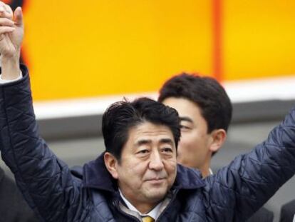 Shinzo Abe, ex primer ministro y candidato del opositor PLD, durante un mitin en Sendai, una ciudad muy golpeada por el tsunami.