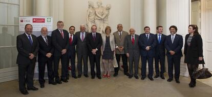 Los rectores andaluces junto a los directivos del Banco Santander.