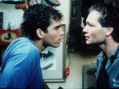 Vladimir Cruz (left) and Jorge Perugorría, in an image from 'Strawberry and Chocolate' (1993).