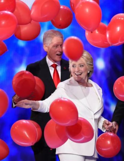 Hillary y Bill Clinton, durante la Convención Demócrata de Filadelfia.