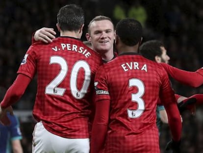 Van Persie, Rooney, Evra y Young celebran un gol al Sunderland.