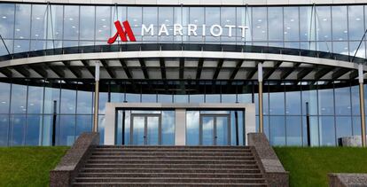 Entrada de un de Marriott en Minsk, Bielorrusia.