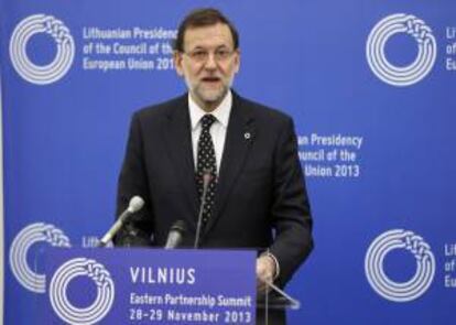 El presidente del Gobierno, Mariano Rajoy, durante la conferencia de prensa que ha ofrecido al termino de la cumbre de Vilna entre la UE y seis repblicas exsoviticas que forman la denominada Asociacion Orental.