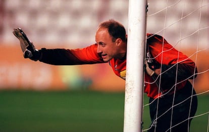 El portero Kasey Keller del Rayo Vallecano se convirtió en 1999 en el primer estadounidense de LaLiga Santander. Su padre siempre quiso que se dedicara al béisbol.