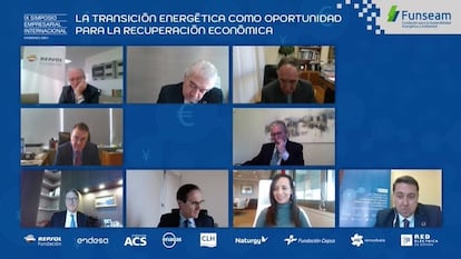 Mesa redonda durante el IX Simposio Empresarial Internacional Funseam.