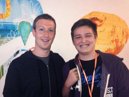 Zuckerberg, presidente do Facebook, com Michael Sayman.